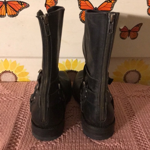 🔹Distressed authentic Frye boots🔹 - Picture 3 of 6